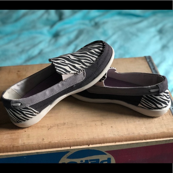 Croc Loafer - black/purple/Zebra woman’s size 8 - Picture 3 of 4